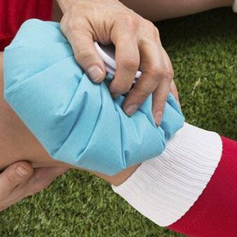 Cold weather can help relieve knee pain after an injury